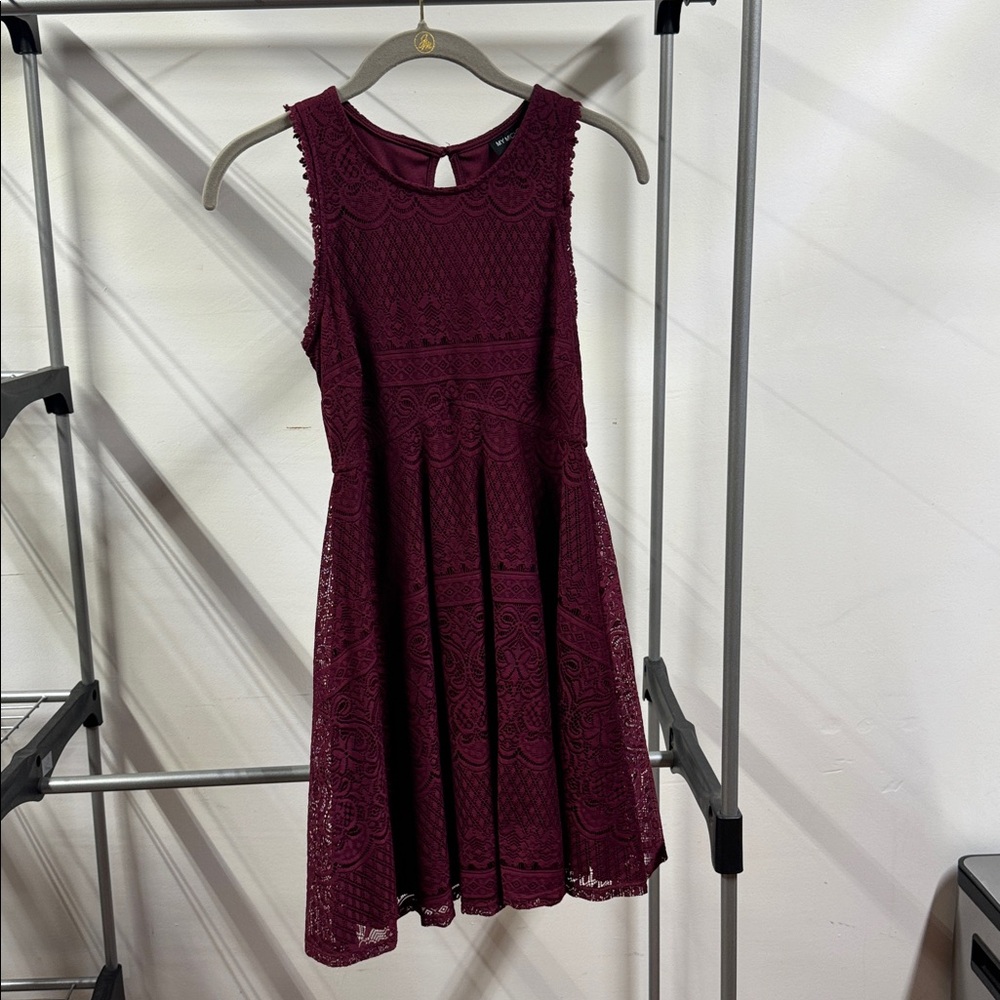 Juniors XS  Deep Burgundy Lace Midi Dress